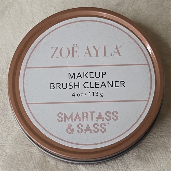 Zoe Ayla Bye B*tch Makeup Brush Cleaner + 2 Reusable Cotton Pads. - Picture 6 of 9